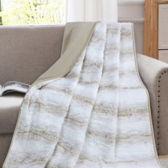 Brentwood Originals Oversized Waterproof Pet Blanket | NWT - Picture 4 of 4